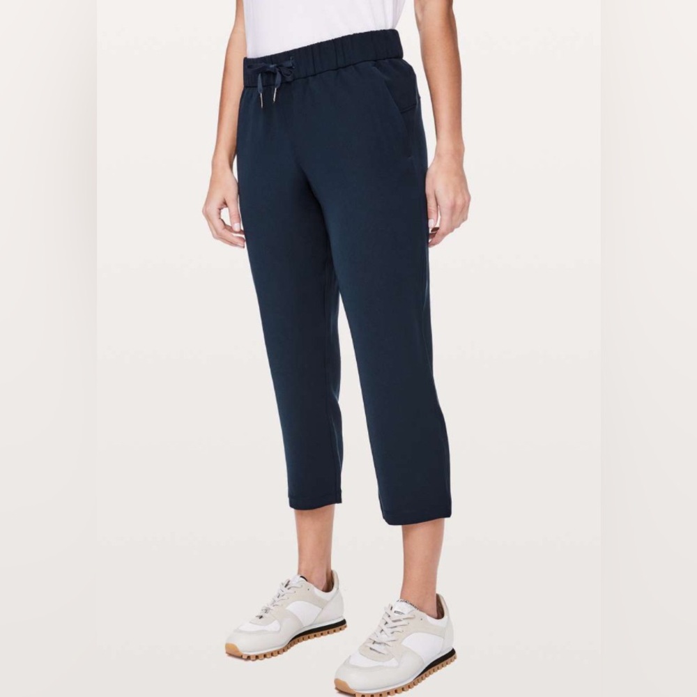 Lululemon On The Fly Crop 23”